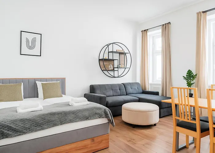 70 M2 Near Mariahilferstrasse & Westbahnhof