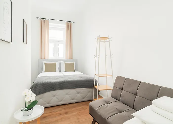 70 M2 Near Mariahilferstrasse & Westbahnhof דירה