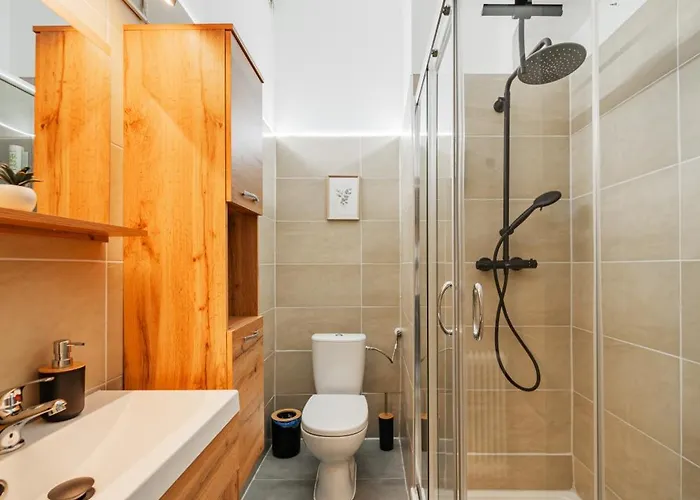 70 M2 Near Mariahilferstrasse & Westbahnhof וינה