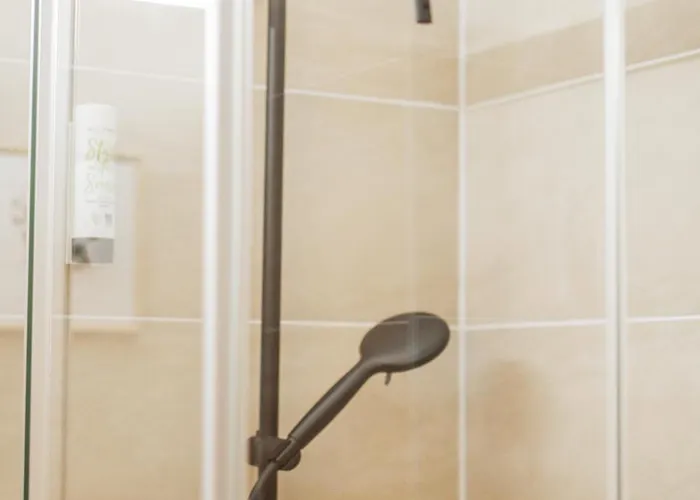 70 M2 Near Mariahilferstrasse & Westbahnhof