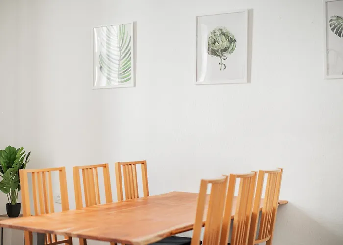 70 M2 Near Mariahilferstrasse & Westbahnhof * וינה